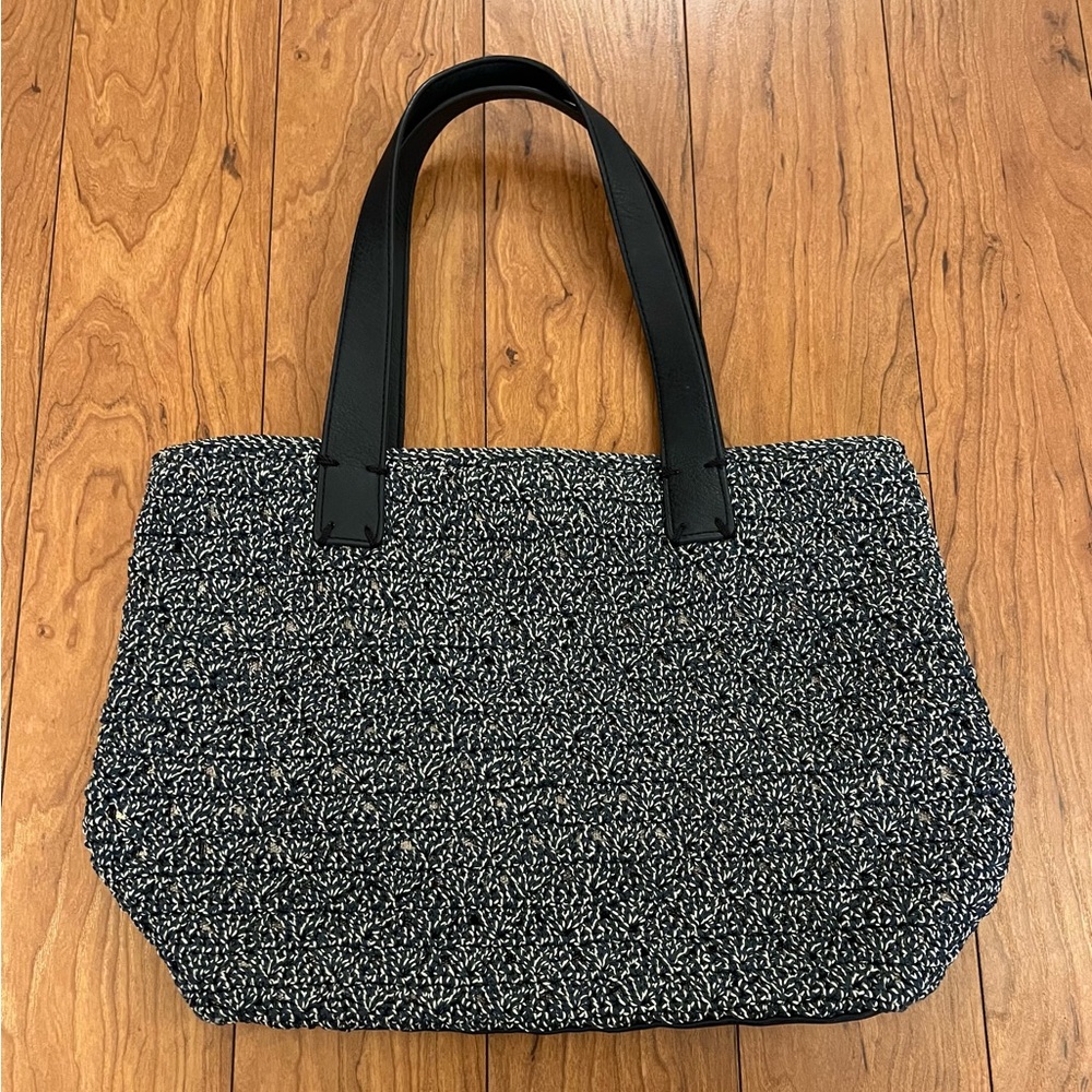 The SAK Women's Fairmont Crochet Tote Shoulder Bag Navy Blue White Purse Zipper